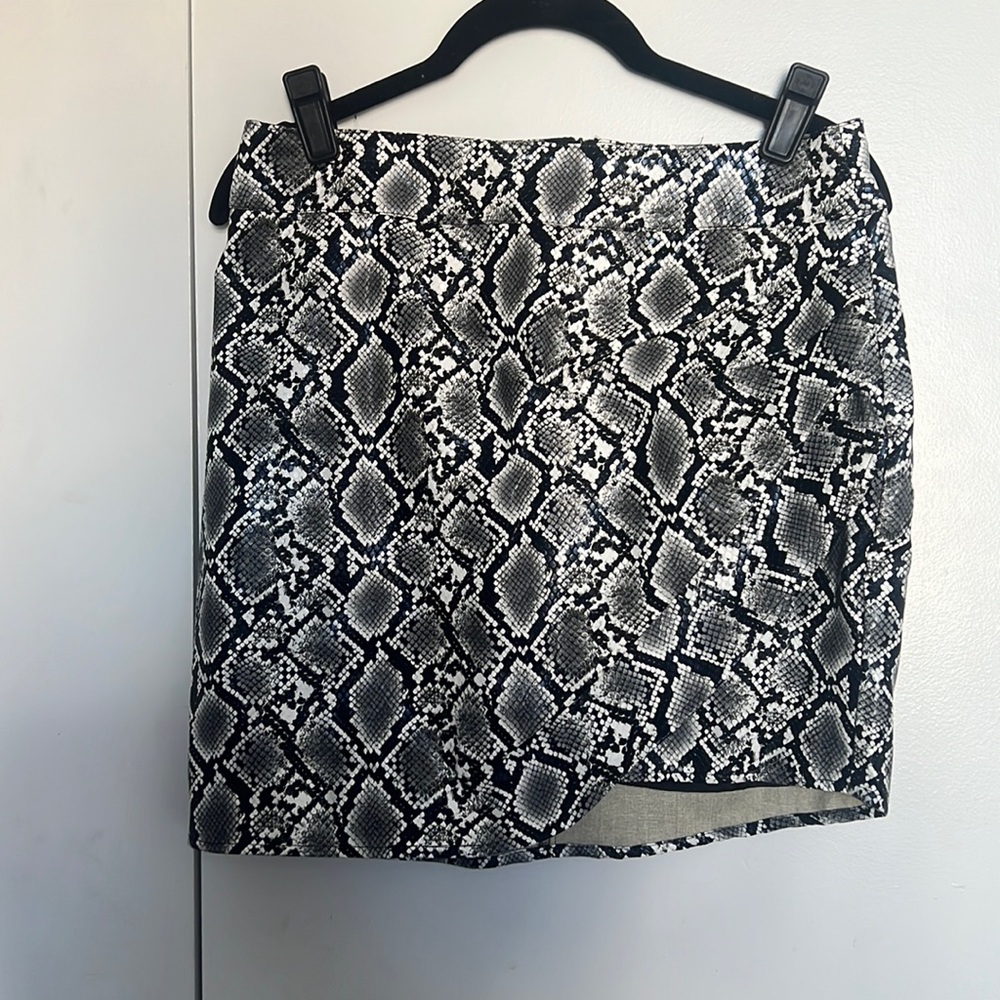 Kendall + Kylie faux reptile skin mini skirt in black and white, size small